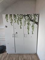 Witte kast met nieuwe bestickering, Huis en Inrichting, Ophalen of Verzenden