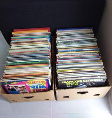 300 Lp's. 2 bananendozen vol beschikbaar voor biedingen