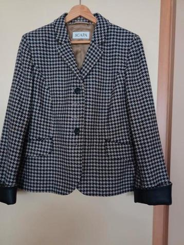 Volledig nieuwe klassevolle blazer  "SCAPA " beschikbaar voor biedingen