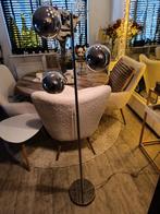 3 bol staande zilveren lamp, Enlèvement