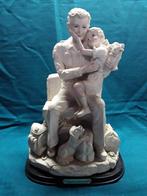 Beeld vader met kind 37 cm hoog, in prima staat, Antiquités & Art, Antiquités | Porcelaine, Enlèvement ou Envoi