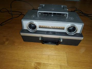 Diaprojector Hewlett beschikbaar voor biedingen