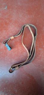 Sangle US, Collections, Enlèvement