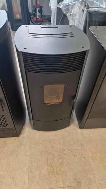 Degelijke 2dehands pelletkachel 13kw eco antraciet  beschikbaar voor biedingen