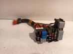 ZEKERINGKAST Renault Clio IV (5R) (Z240184107R), Gebruikt, Renault