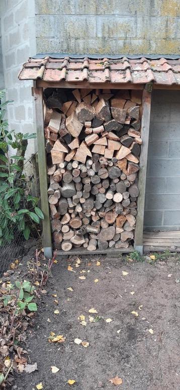 Droog brandhout (eik en berk) beschikbaar voor biedingen