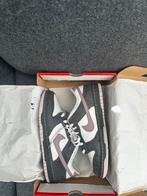 Nike Low Unisex, Ophalen of Verzenden, Sneakers