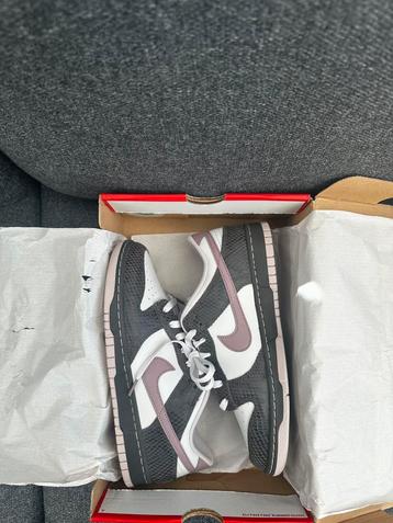 Nike Low Unisex  beschikbaar voor biedingen
