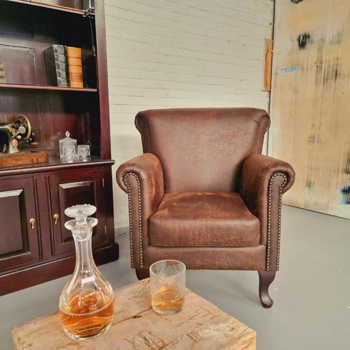 Southfolk Classic Chesterfield Fauteuil – Bruin, Soft Leer, Antiek en Kunst, Antiek | Meubels | Stoelen en Sofa's, Ophalen