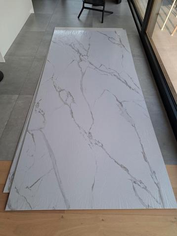 4 PVC wandpanelen beschikbaar voor biedingen