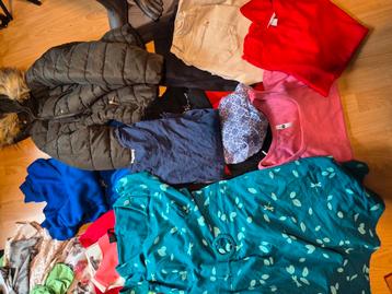 Pakket dameskleding L 30 stuks beschikbaar voor biedingen