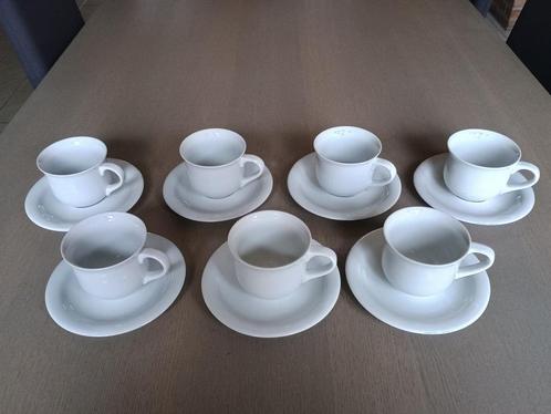 Koffiekoppen met onderbord APULUM fine porcelaine, Huis en Inrichting, Keuken | Servies, Porselein, Ophalen of Verzenden
