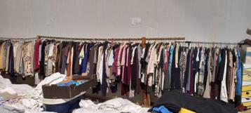 diverse kleding van S tot xxl beschikbaar voor biedingen