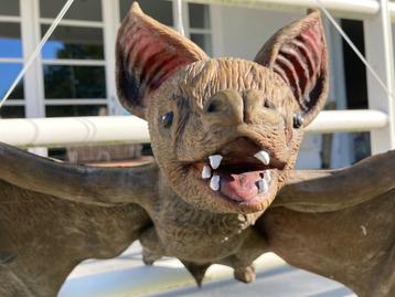 Halloween grande chauve-souris à suspendre disponible aux enchères