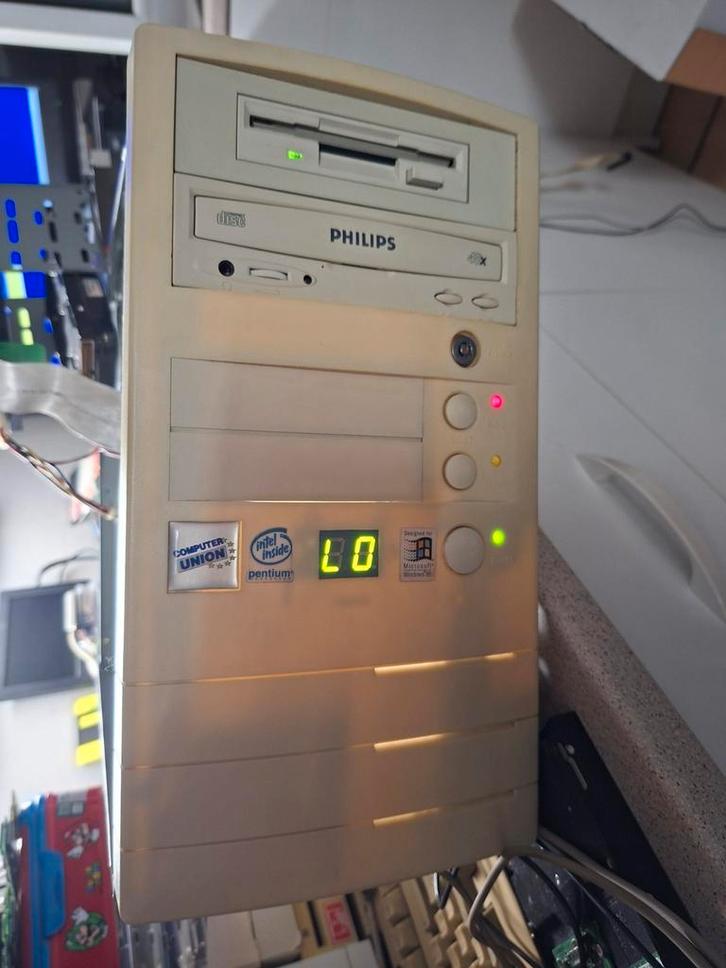Te koop Pentium 1 120Mhz Intel Tower, Computers en Software, Vintage Computers, Ophalen of Verzenden