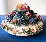 Porseleinen bloemstuk—handbeschilderd, gemerkt:Made in Italy, Antiek en Kunst, Ophalen of Verzenden