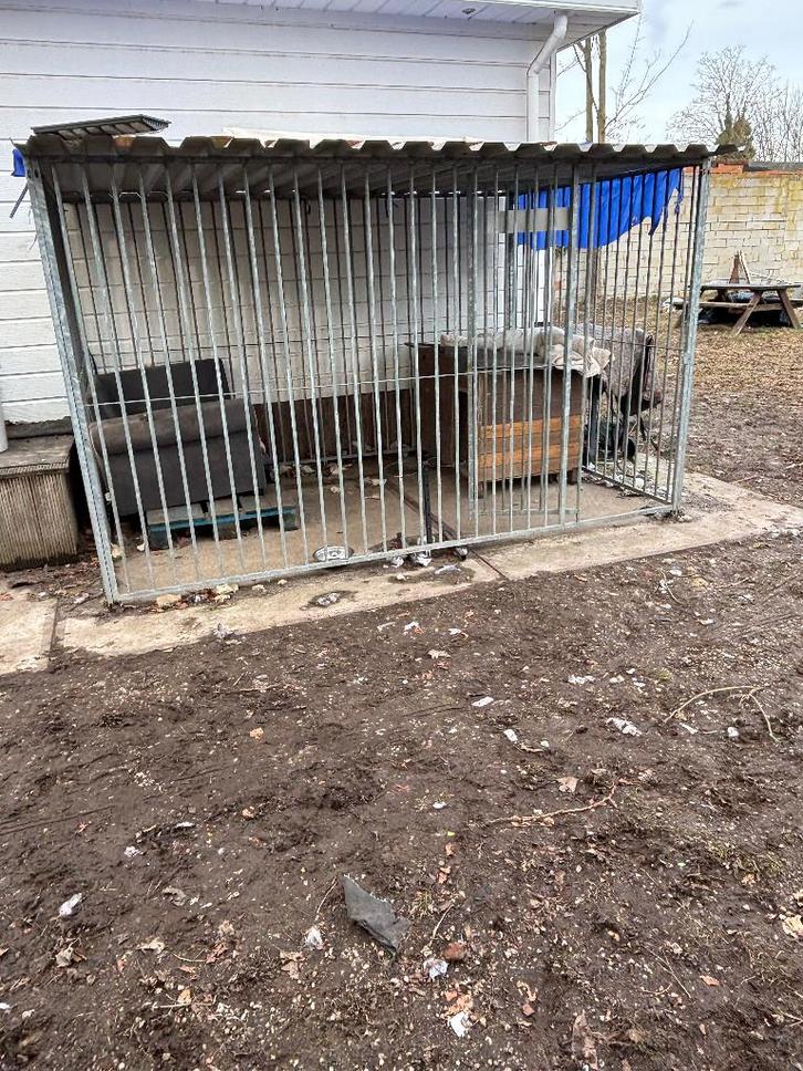Stevige hondenkennel, Animaux & Accessoires, Caisses pour chiens, Utilisé, Enlèvement