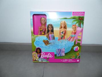 Barbie set met zwembad en glijbaan