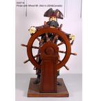 Pirate with Steering Wheel – Piraat beeld Hoogte 199 cm, Nieuw, Ophalen