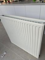 2 radiatoren 88/90 cm 2 jaar oud , thermostatische kraan, Comme neuf, Enlèvement