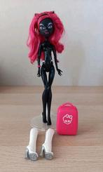 Monster High Catty Noir Ghoulébrities, Enlèvement