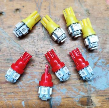 Leds pour voiture intérieur jaune et rouge. disponible aux enchères