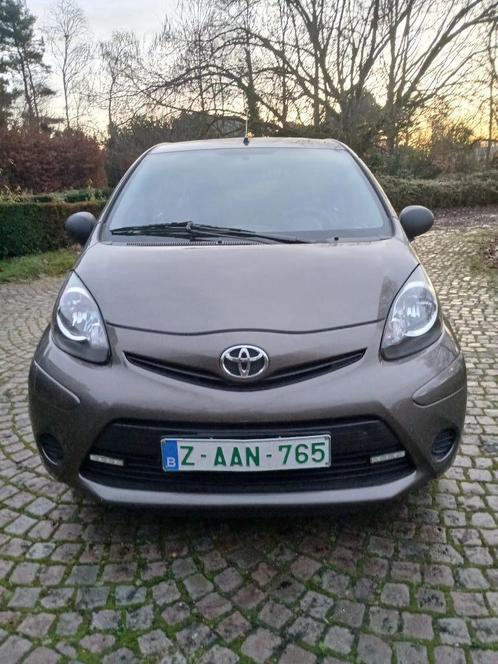Toyota Aygo Benzine 38.500km, Auto's, Toyota, Bedrijf, Te koop, Aygo, Centrale vergrendeling, Metaalkleur, Benzine, Euro 5, 5 deurs