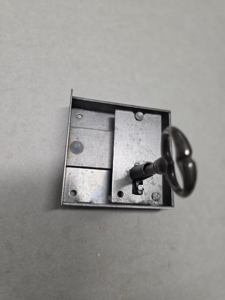 Quincaillerie - Serrure rustique pour meuble, Doe-het-zelf en Bouw, IJzerwaren en Bevestigingsmiddelen, Nieuw, Overige typen, Ophalen