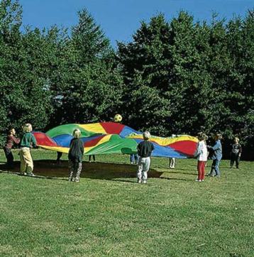 Speelparachute - diameter 5 m 30 beschikbaar voor biedingen