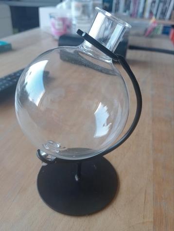 Decoratief vaasje beschikbaar voor biedingen