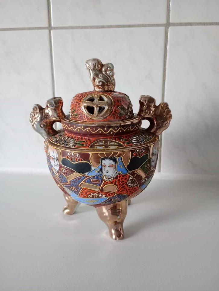 Zeldzame Satsuma wierookbrander in een Perfecte staat !, Antiquités & Art, Antiquités | Porcelaine, Enlèvement ou Envoi