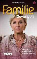 Te Koop Boek FAMILIE GEVANGEN Nico De Braeckeleer, Boeken, België, Nico De Braeckeleer, Ophalen of Verzenden, Zo goed als nieuw
