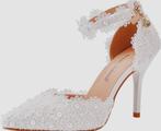Brand new white high heels with pointed close toe, Kleding | Dames, Schoenen, Ophalen, Schoenen met lage hakken, Wit, Nieuw