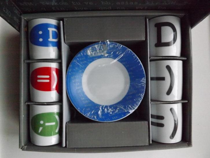 6 petites tasses à expresso + sous tasses neuves, Huis en Inrichting, Keuken | Servies, Nieuw, Kop(pen) en/of Schotel(s), Ophalen of Verzenden