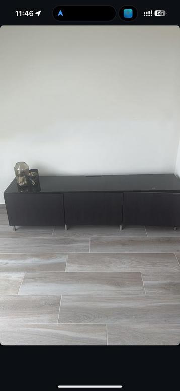 IKEA besta tv kast + zwart glas MOET SNEL WEG AUB  beschikbaar voor biedingen