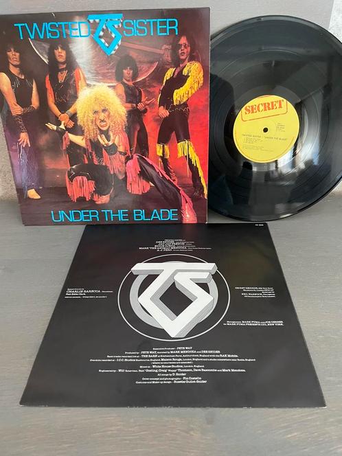 LP Twisted Sister "Under The Blade" (9946), CD & DVD, Vinyles | Hardrock & Metal, Comme neuf, Enlèvement ou Envoi