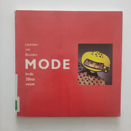 Mode in de 20ste eeuw, Boeken, Kunst en Cultuur | Fotografie en Design, Ophalen of Verzenden