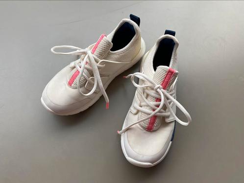 Witte sneakers Zara mt 35, Kinderen en Baby's, Kinderkleding | Schoenen en Sokken, Gebruikt, Sportschoenen, Meisje, Ophalen of Verzenden