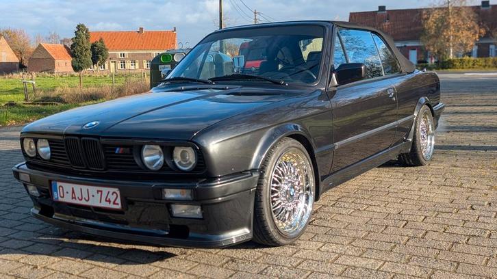 BMW E30 320i | M-Technik1 Shadowline, Autos, BMW, Particulier, Série 3, Essence, Cabriolet, 3 portes, Boîte manuelle, Noir, Noir