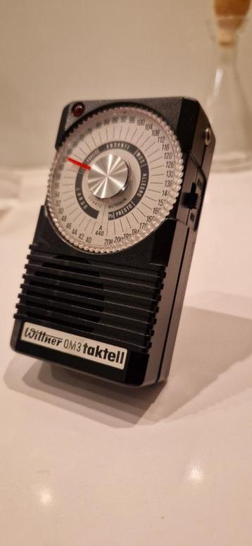 Elektronische metronoom beschikbaar voor biedingen