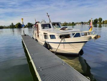 Kajuitboot beschikbaar voor biedingen