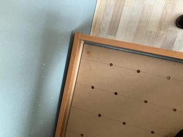Bed beschikbaar voor biedingen