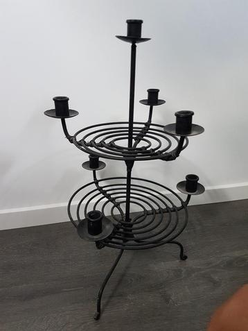 kandelaar met schaal beschikbaar voor biedingen