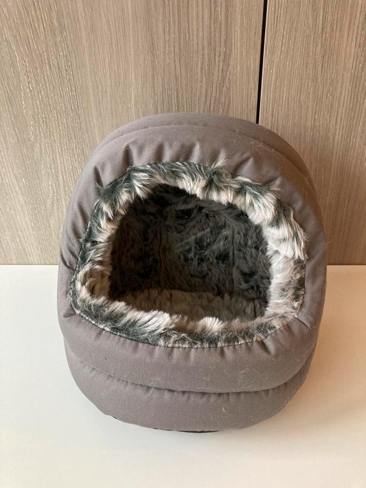 Mandje voor kitten of dwergkonijntje taupe kleur, Dieren en Toebehoren, Knaagdieren en Konijnen | Toebehoren, Gebruikt, Overige typen