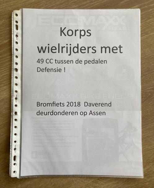 Unieke Map met documentatie Korps Wielrijders Defensie 1973, Fietsen en Brommers, Handleidingen en Instructieboekjes, Verzenden