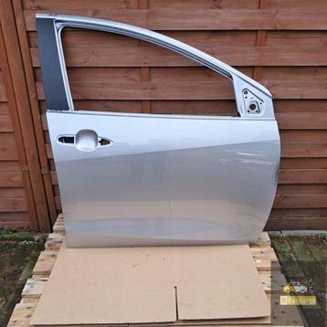 RECHTER VOORPORTIER TOYOTA YARIS IV 4 2020 - 2024 KLEUR 1L0  beschikbaar voor biedingen