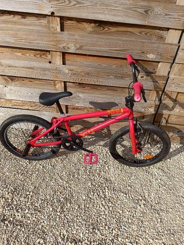 BMX Wipe 20 inch crossfiets in goede staat kleur Rood beschikbaar voor biedingen
