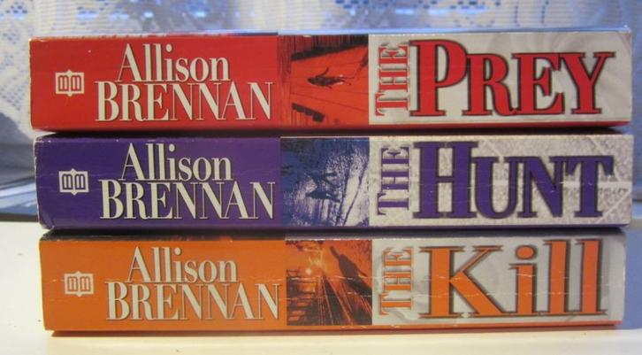 thrillers,detectives, 3 x A. BRENNAN trilogie samen! engels, Boeken, Thrillers, Zo goed als nieuw, Ophalen of Verzenden