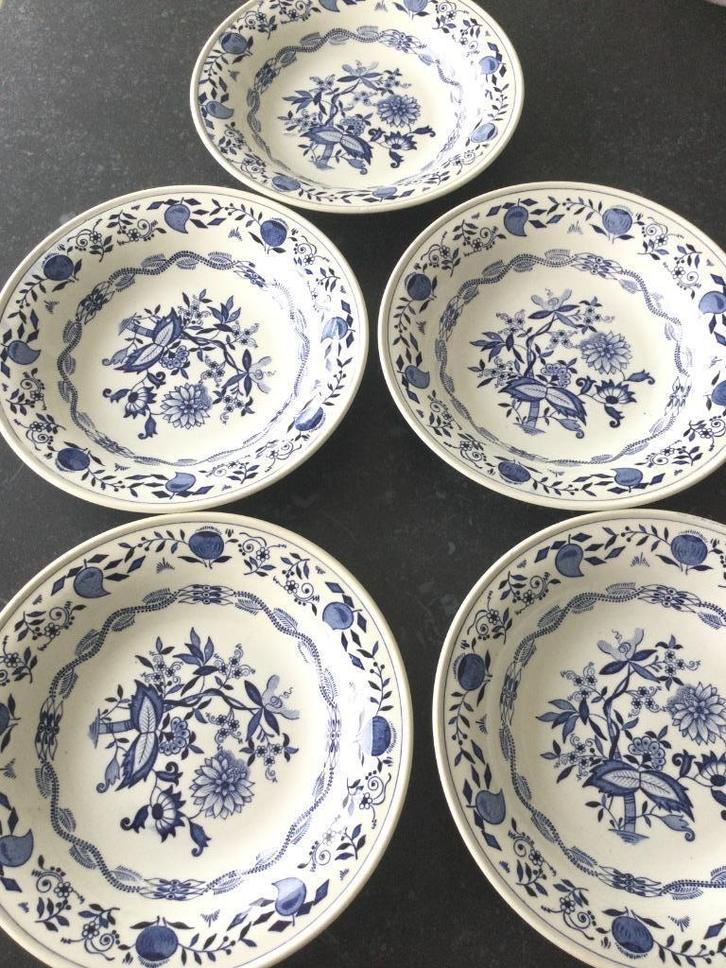 Set van 5 borden (diep) Boch decor Zwiebel, Antiek en Kunst, Antiek | Servies los, Ophalen