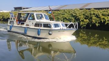 Yacht à moteur de 10 m en bon état, 50 ch ou plus, Diesel, Acier, 9 à 12 mètres